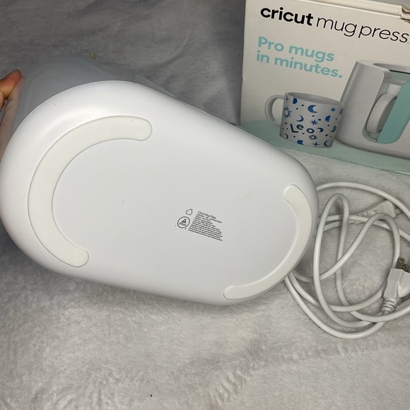 Cricut Mug Press in White and Mint - Picture 9 of 16